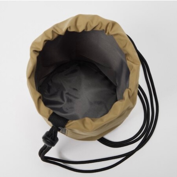 UNIQLO Mini Drawstring Bag Unisex - Picture 2 of 9